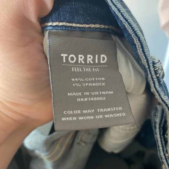Torrid Boyfriend Straight Leg Jeans Vintage Stretch 10 NEW - Picture 4 of 4